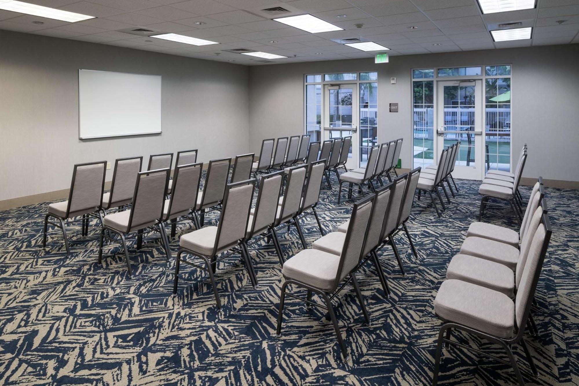 Homewood Suites By Hilton Fresno Airport/Clovis Εξωτερικό φωτογραφία